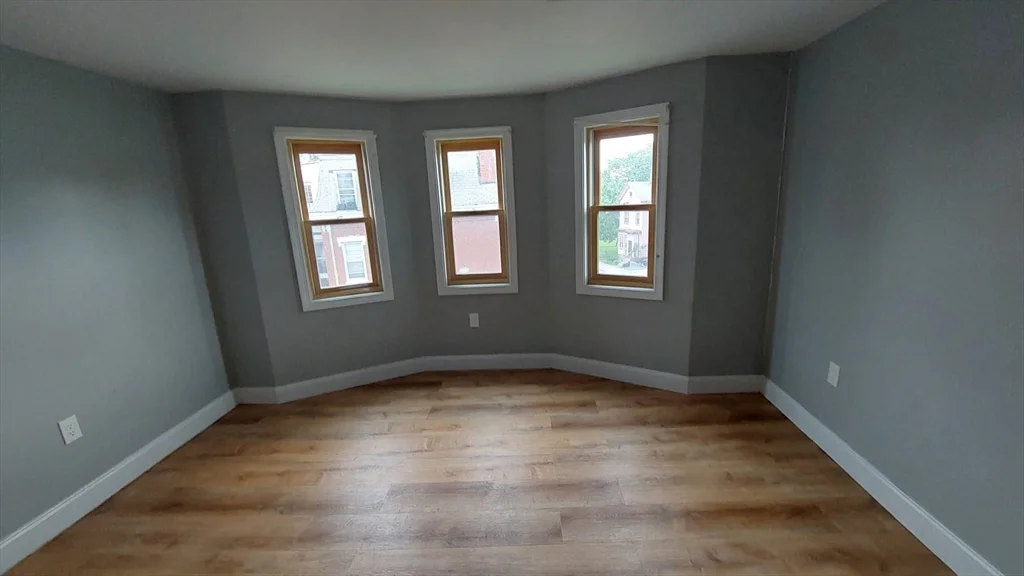 3 bed, 1 bath apartment for rent at 47 Dale St Unit 3, Roxbury — photo 12 of 14