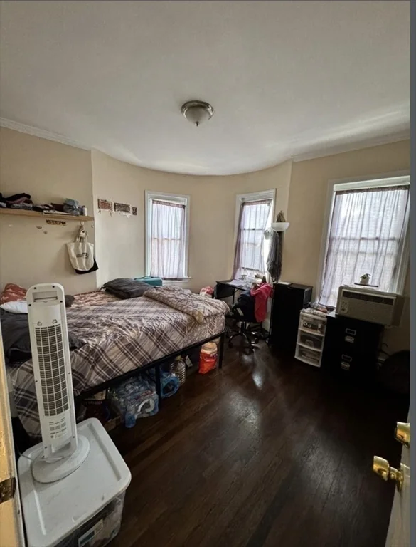 4 bed, 1 bath apartment for rent at 47 Dalrymple St Unit 3, Jamaica Plain — photo 5 of 13