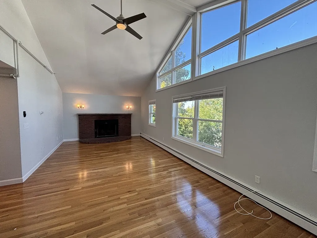 4 bed, 2 bath apartment for rent at 47 Dighton St Unit 2, Brighton — photo 3 of 12