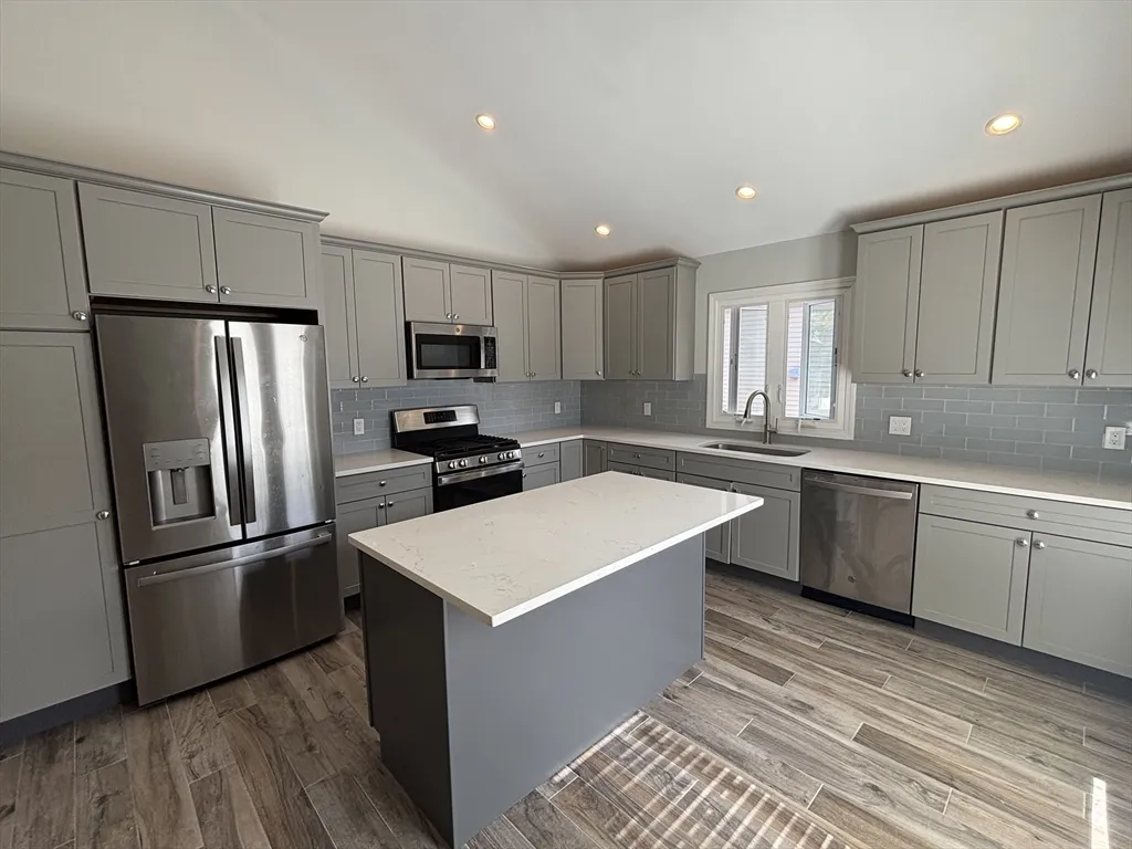4 bed, 2 bath apartment for rent at 47 Dighton St Unit 2, Brighton — photo 4 of 12