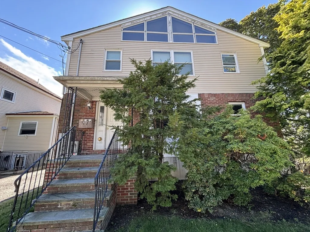 4 bed, 2 bath apartment for rent at 47 Dighton St Unit 2, Brighton — photo 5 of 12