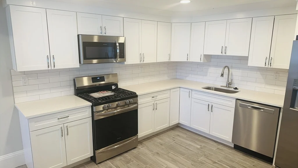 3 bed, 2 bath apartment for rent at 47 Dighton Unit 1, Brighton — photo 2 of 21