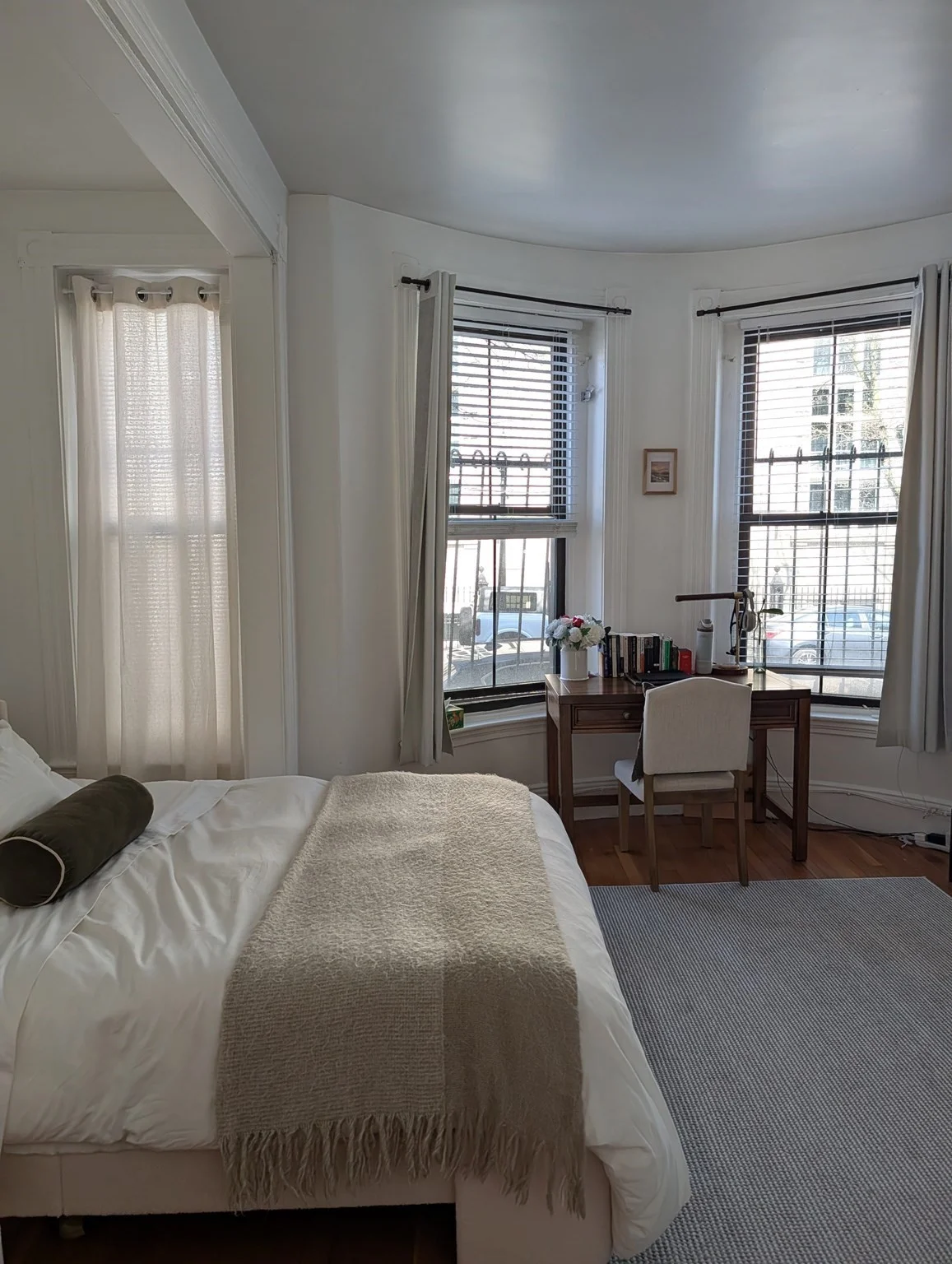 3 bed, 2 bath apartment for rent at 47 East Concord St Unit 1, South End — photo 2 of 9