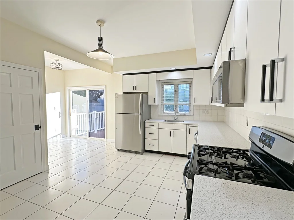 3 bed, 2 bath apartment for rent at 47 Eddy St Unit 0, West Newton — photo 1 of 17