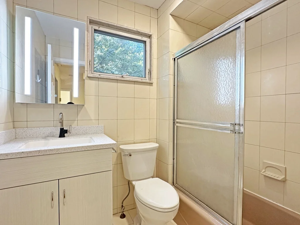 3 bed, 2 bath apartment for rent at 47 Eddy St Unit N/A, West Newton — photo 14 of 17