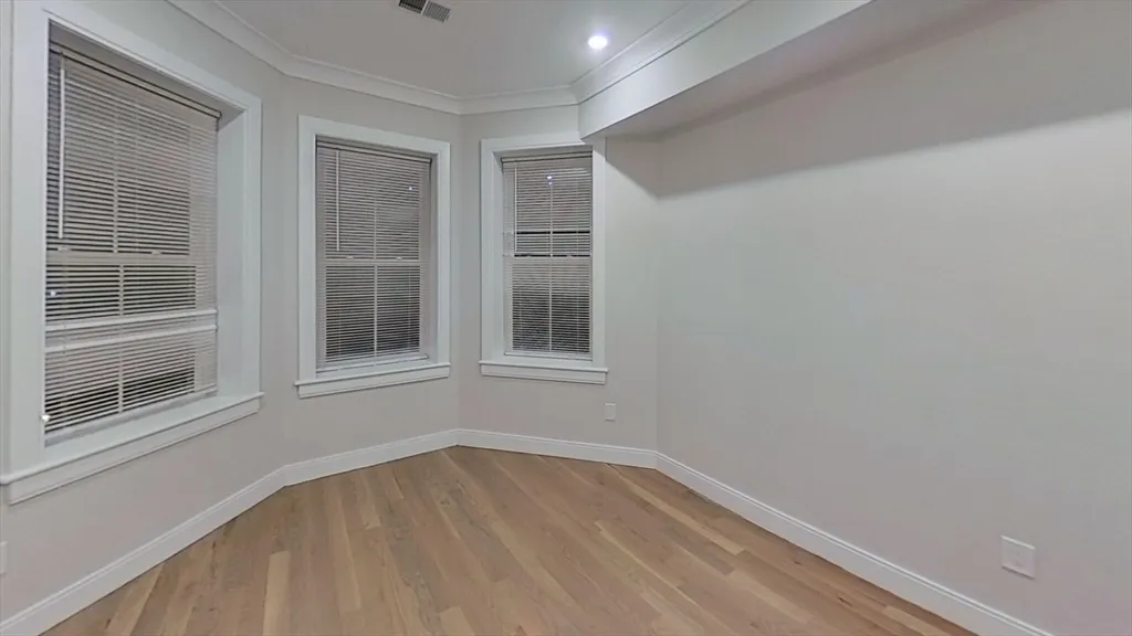 3 bed, 2 bath apartment for rent at 47 Englewood Ave Unit 1, Brighton — photo 3 of 5