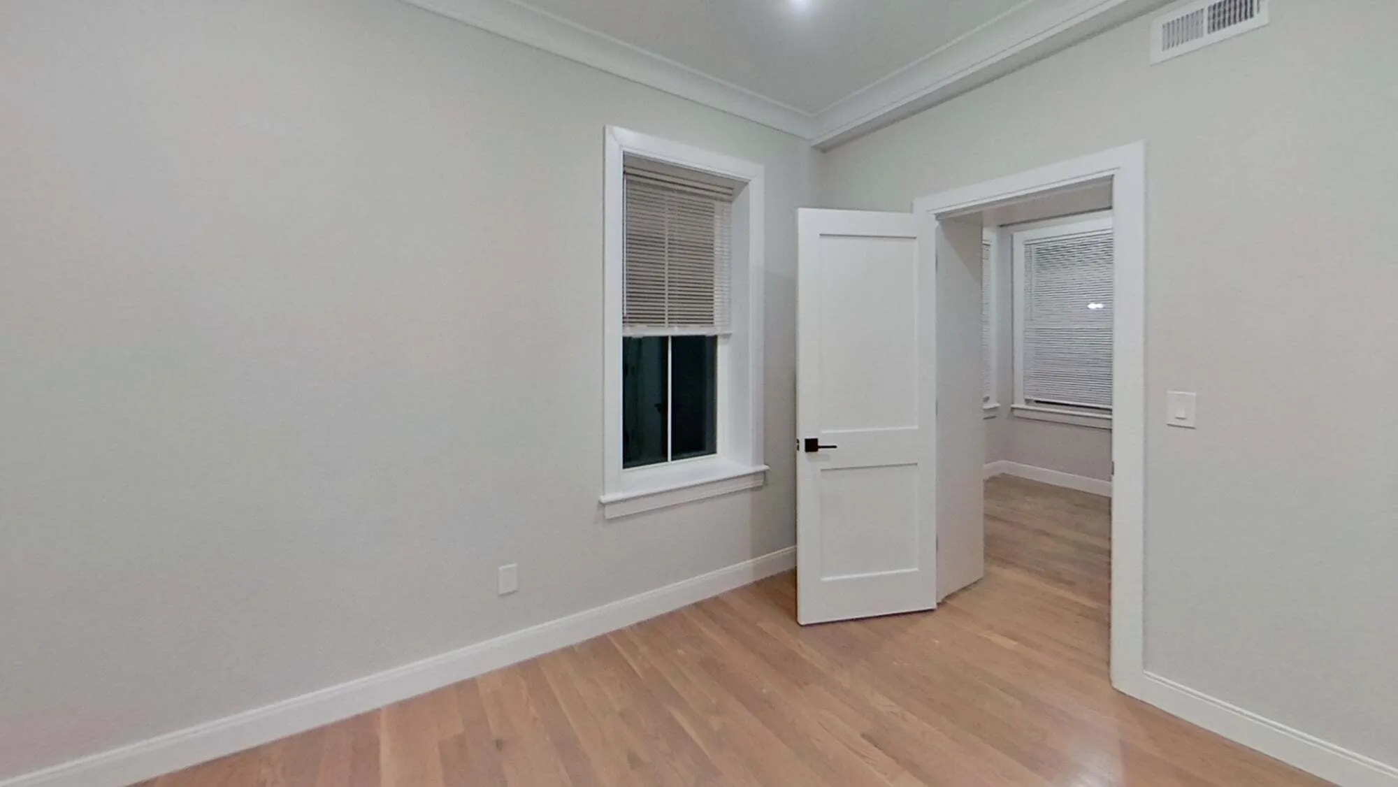 1.5 bed, 1 bath apartment for rent at 47 Englewood Ave Unit 2, Brighton — photo 3 of 5