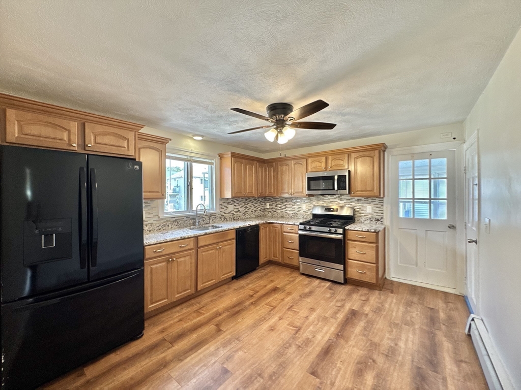 3 bed, 1 bath apartment for rent at 47 Estes St Unit 2, Everett — photo 9 of 20