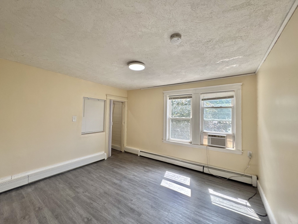 3 bed, 1 bath apartment for rent at 47 Estes St Unit 2, Everett — photo 15 of 20