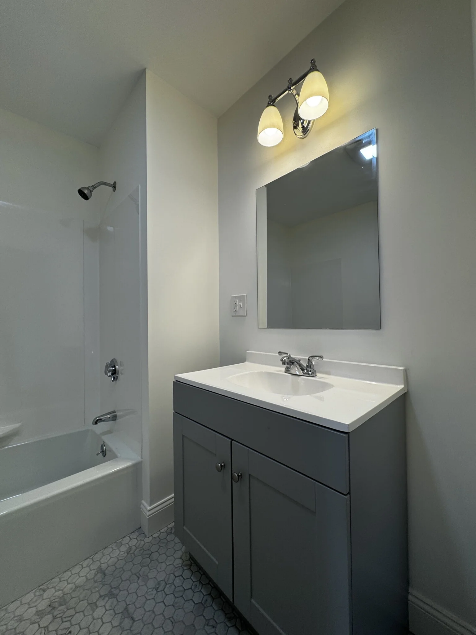 2 bed, 1 bath apartment for rent at 47 Everett St Unit 2, Everett — photo 10 of 14