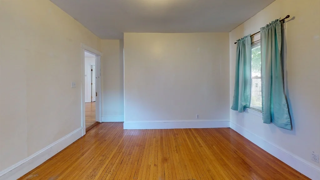 4 bed, 1 bath apartment for rent at 47 Fairbanks Unit 2, Brighton — photo 3 of 11