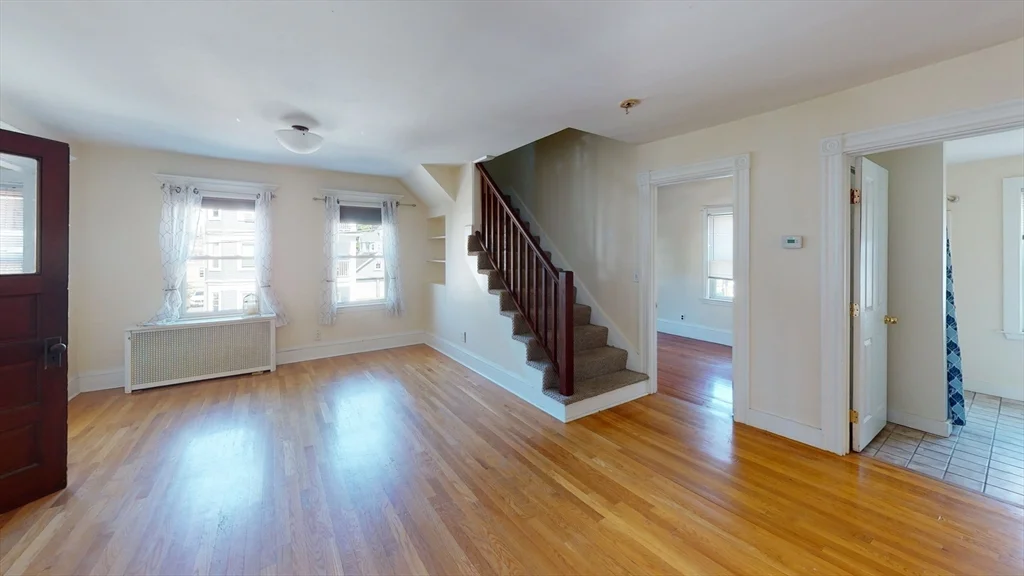 4 bed, 1 bath apartment for rent at 47 Fairbanks Unit 2, Brighton — photo 8 of 13