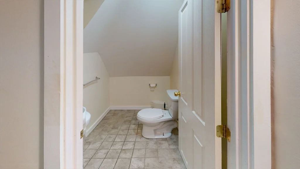 4 bed, 1 bath apartment for rent at 47 Fairbanks Unit 2, Brighton — photo 11 of 13