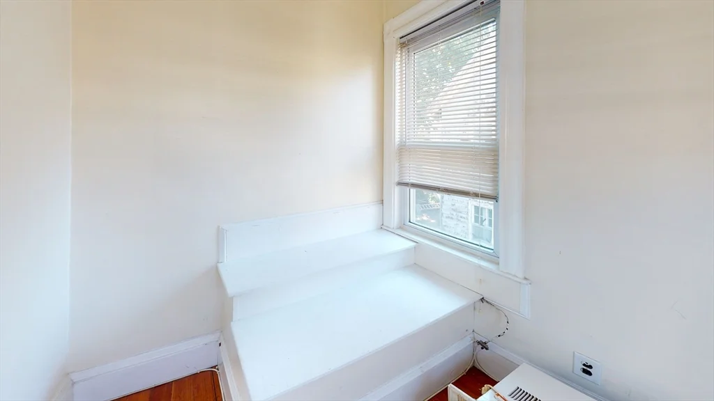 4 bed, 1 bath apartment for rent at 47 Fairbanks Unit 2, Brighton — photo 11 of 11