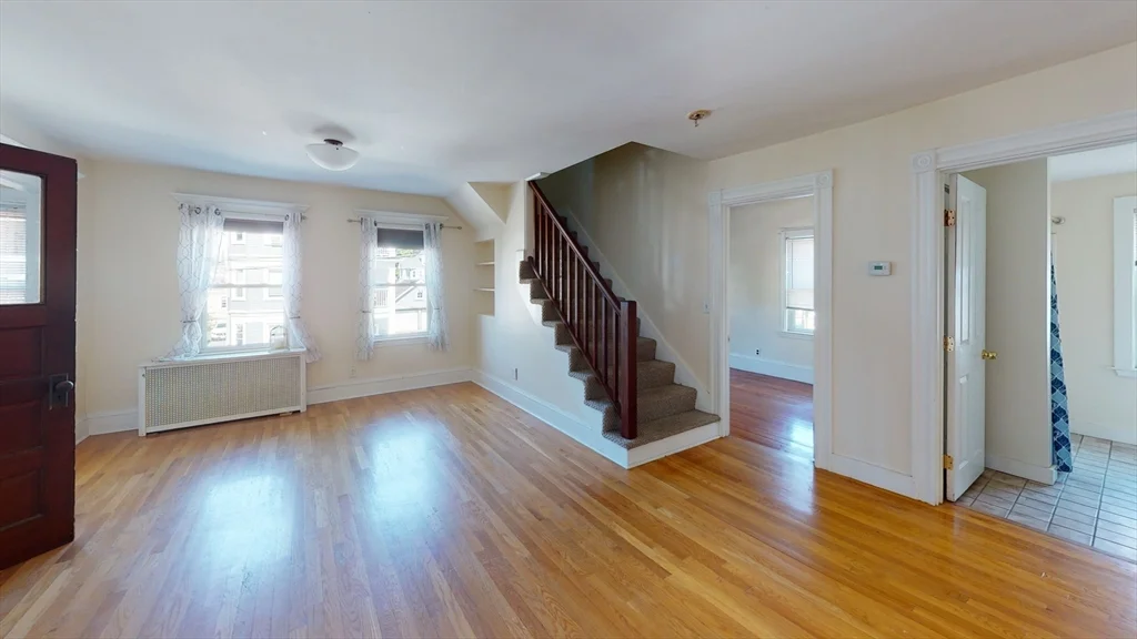 4 bed, 1 bath apartment for rent at 47 Fairbanks Unit 2, Brighton — photo 6 of 11