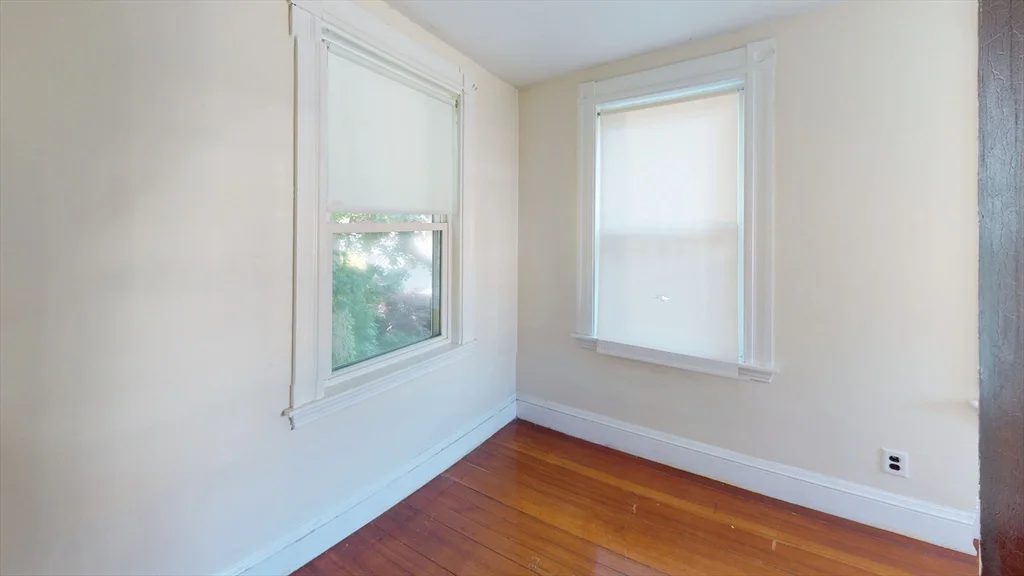 4 bed, 1 bath apartment for rent at 47 Fairbanks Unit 2, Brighton — photo 5 of 11