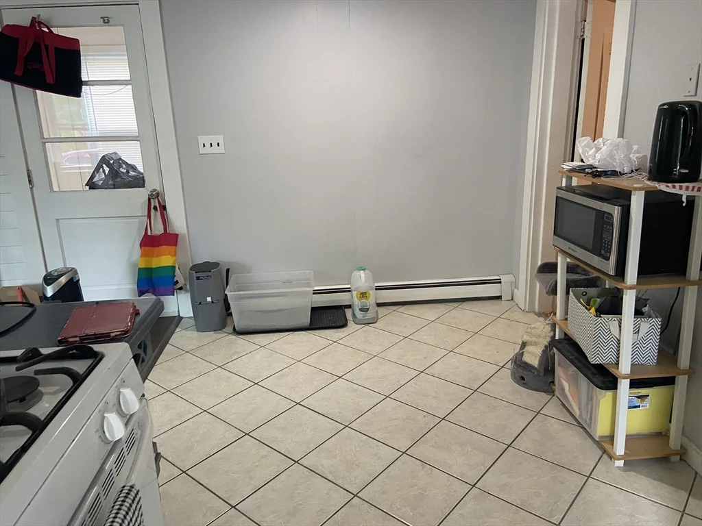 1 bed, 1 bath apartment for rent at 47 Forest St Unit 1, Melrose — photo 2 of 5