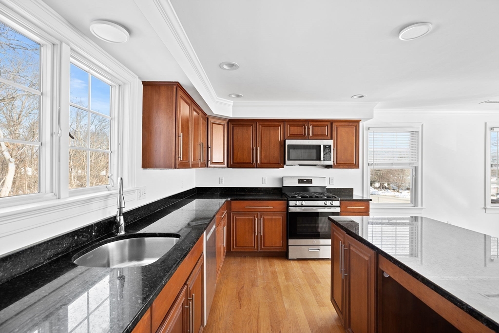 3 bed, 2 bath apartment for rent at 47 Fottler Rd Unit 1, Hingham — photo 4 of 24