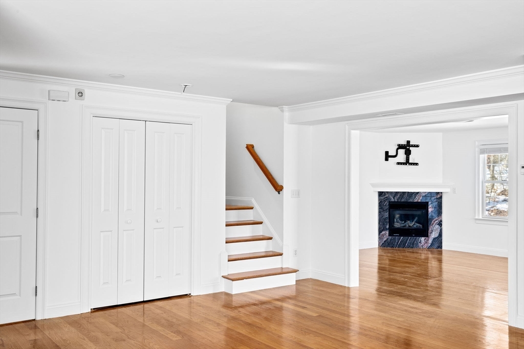 3 bed, 2 bath apartment for rent at 47 Fottler Rd Unit 1, Hingham — photo 11 of 24