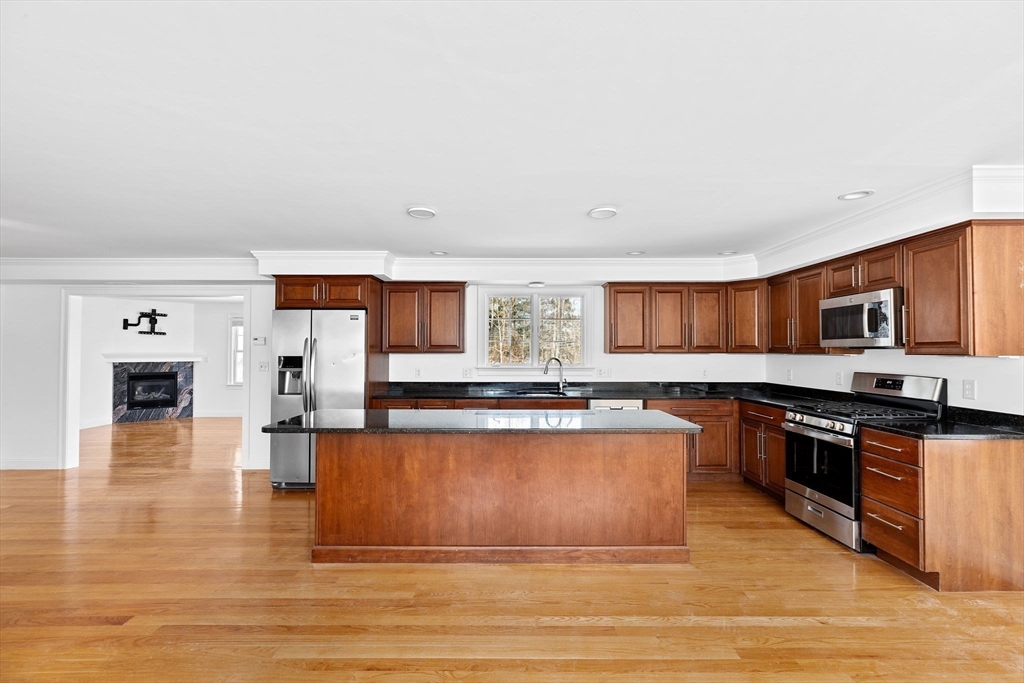 3 bed, 2 bath apartment for rent at 47 Fottler Rd Unit 1, Hingham — photo 2 of 24
