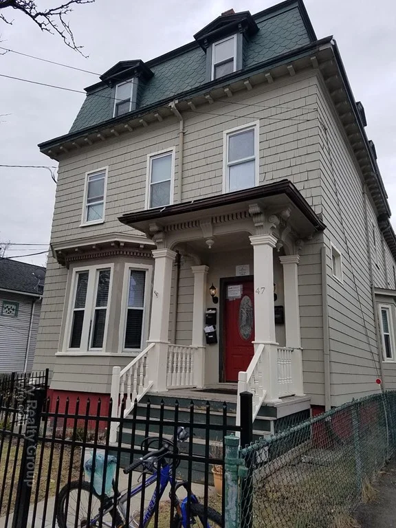 3 bed, 1 bath apartment for rent at 47 Franklin St Unit 2, East Somerville