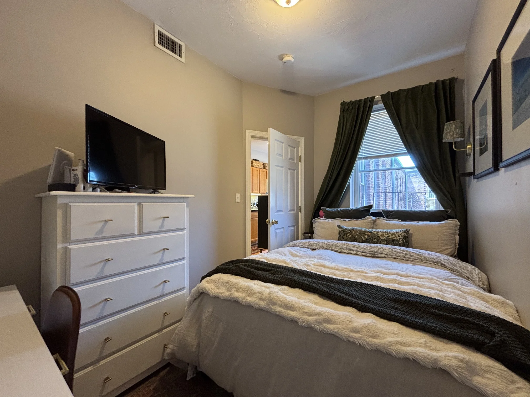 2 bed, 1 bath apartment for rent at 47 Garden St Unit 7, Beacon Hill — photo 9 of 15