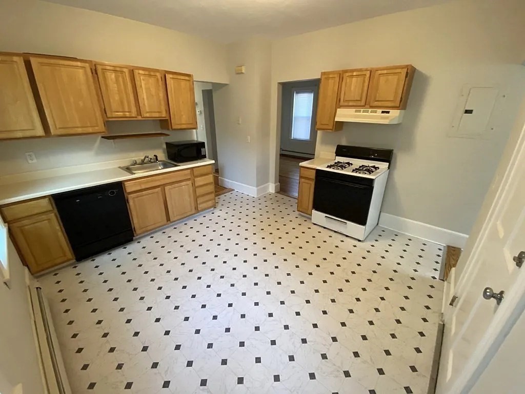 2 bed, 1 bath apartment for rent at 47 Gardena Unit 1, Brighton — photo 2 of 8
