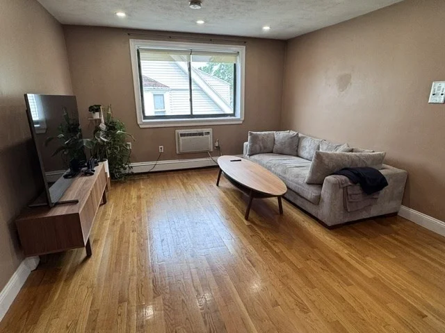 1 bed, 1 bath apartment for rent at 47 Gardner St Unit 12, Allston — photo 1 of 5