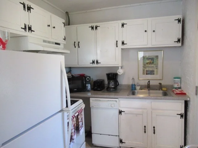 Studio bed, 1 bath apartment for rent at 47 Granite St Unit L, Rockport — photo 7 of 16