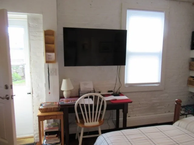 Studio bed, 1 bath apartment for rent at 47 Granite St Unit L, Rockport — photo 2 of 16