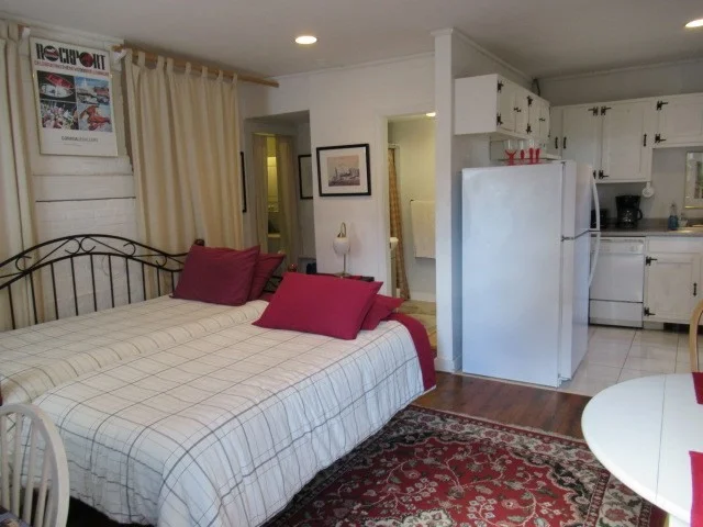 Studio bed, 1 bath apartment for rent at 47 Granite St Unit L, Rockport — photo 4 of 16