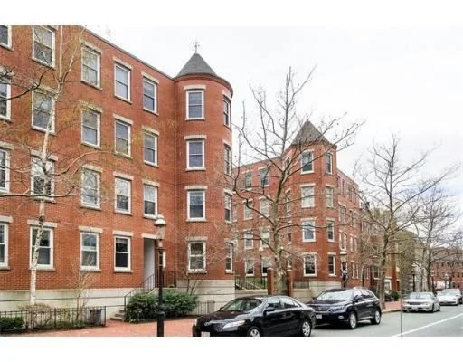 2 bed, 2 bath apartment for rent at 47 Harvard St Unit B3, Charlestown — photo 6 of 8