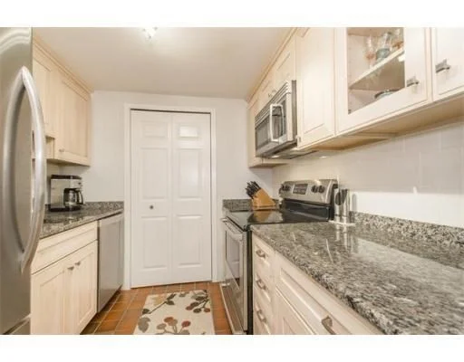 2 bed, 2 bath apartment for rent at 47 Harvard St Unit B3, Charlestown — photo 4 of 8