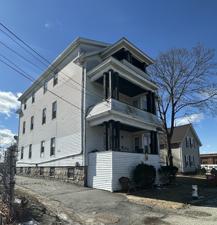 3 bed, 1 bath apartment for rent at 47 Hathaway St Unit 2, Fall River — photo 18 of 20