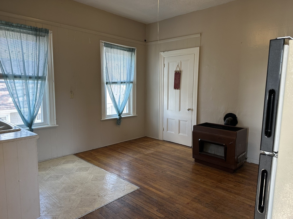 3 bed, 1 bath apartment for rent at 47 Hathaway St Unit 2, Fall River — photo 2 of 20