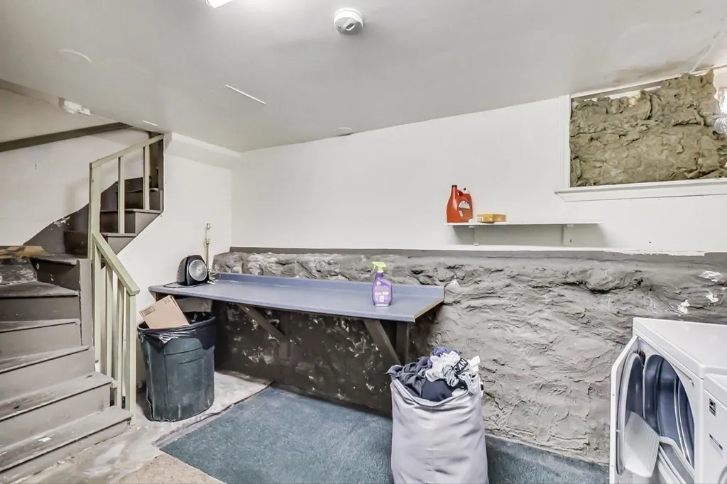 5 bed, 2 bath apartment for rent at 47 Hillside St Unit 2G, Mission Hill — photo 29 of 38