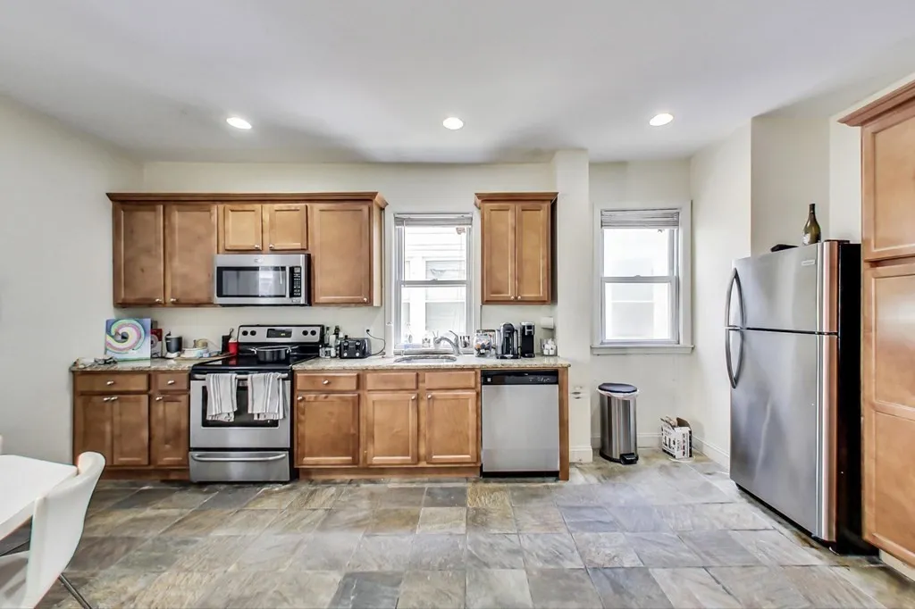 4 bed, 1 bath apartment for rent at 47 Hillside St Unit 3, Mission Hill — photo 2 of 21