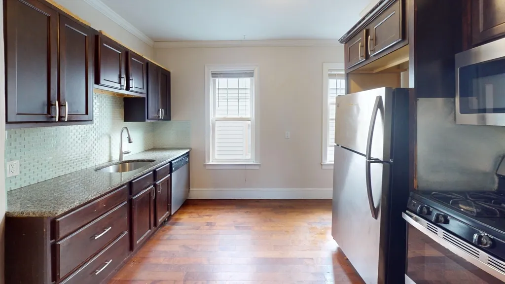 3 bed, 2 bath apartment for rent at 47 Iffley St Unit 3, Jamaica Plain — photo 9 of 10