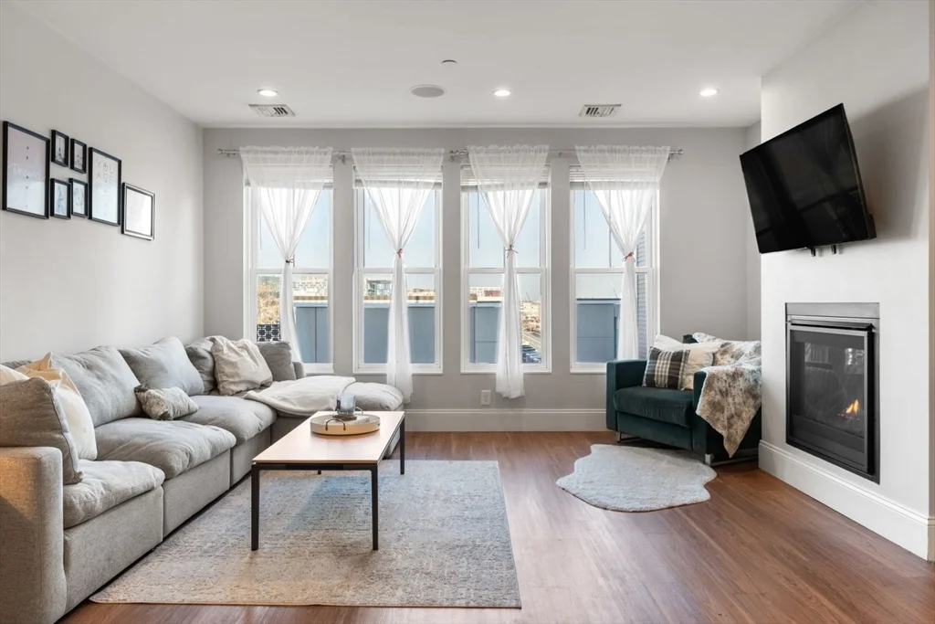 2 bed, 2 bath apartment for rent at 47 L Unit 27, South Boston — photo 2 of 29