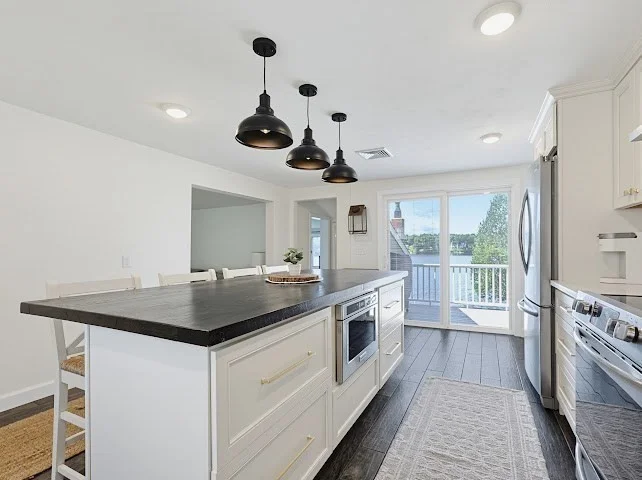 3 bed, 2 bath apartment for rent at 47 Lakeshore Dr, Bellingham — photo 9 of 42