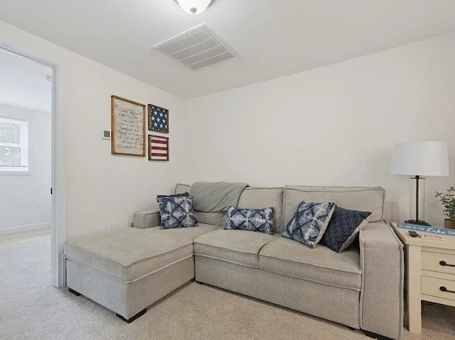 3 bed, 2 bath apartment for rent at 47 Lakeshore Dr, Bellingham — photo 19 of 42