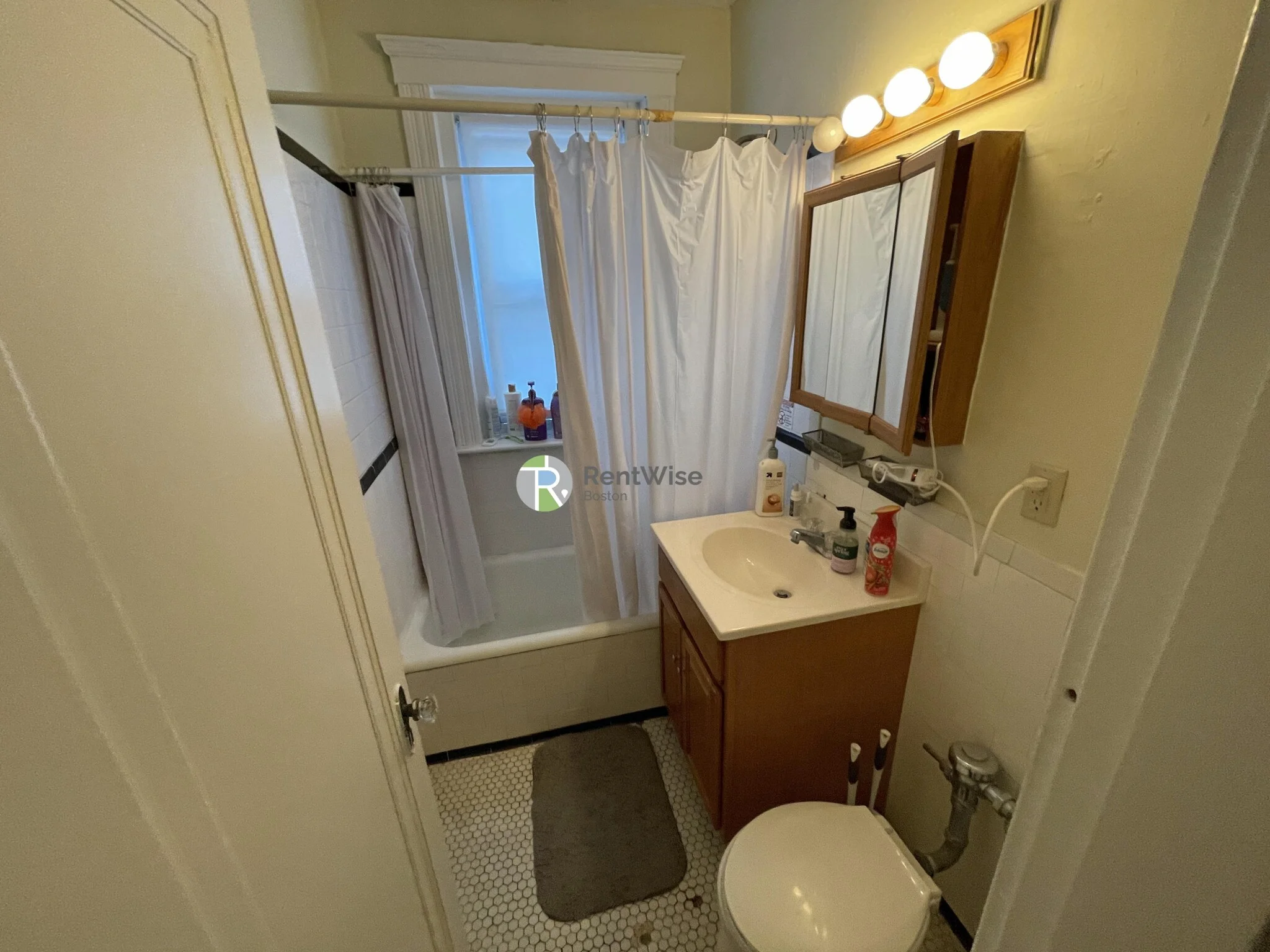 1 bed, 1 bath apartment for rent at 47 Linden St Unit 7, Allston — photo 10 of 12