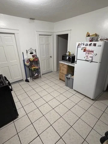 3 bed, 1 bath apartment for rent at 47 Longwood Ave Unit 1, Fitchburg — photo 8 of 12