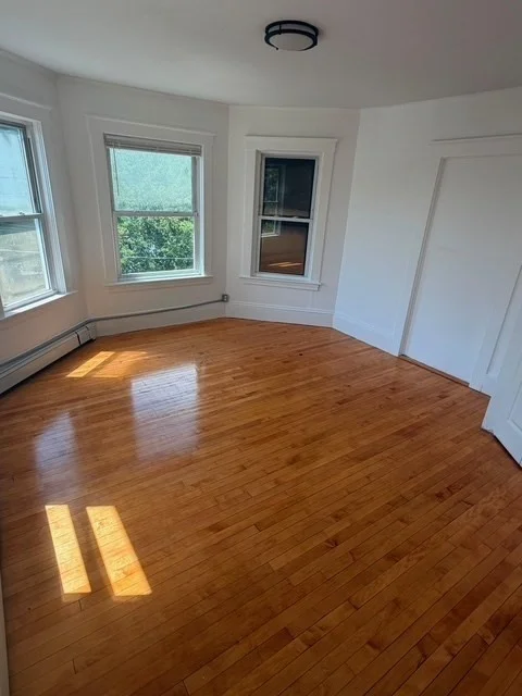 3 bed, 1 bath apartment for rent at 47 Longwood Ave Unit 2, Fitchburg — photo 3 of 8
