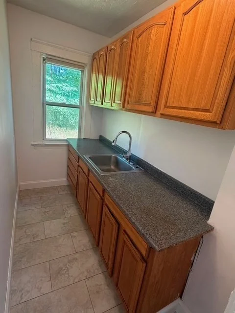 3 bed, 1 bath apartment for rent at 47 Longwood Ave Unit 2, Fitchburg — photo 4 of 8