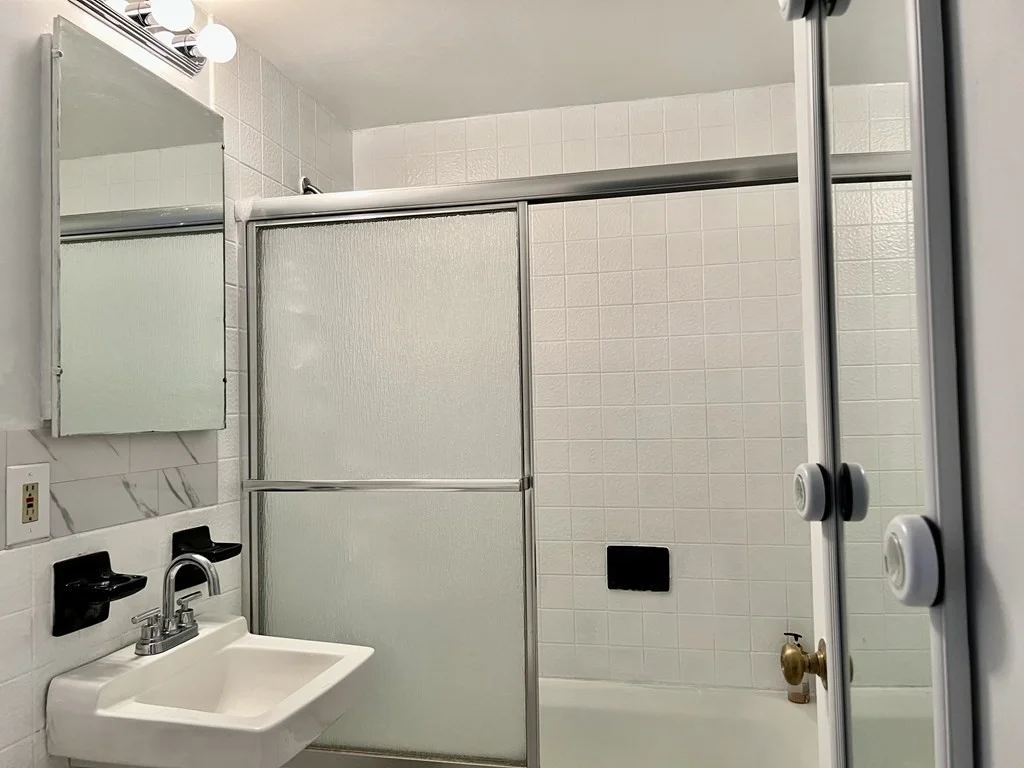 2 bed, 1 bath apartment for rent at 47 Lopez St Unit 5, Cambridgeport — photo 14 of 16