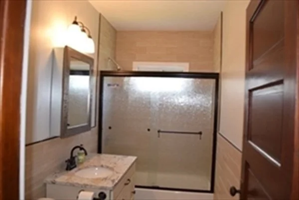 3 bed, 2 bath apartment for rent at 47 Maple St Unit 2, Milton — photo 16 of 36