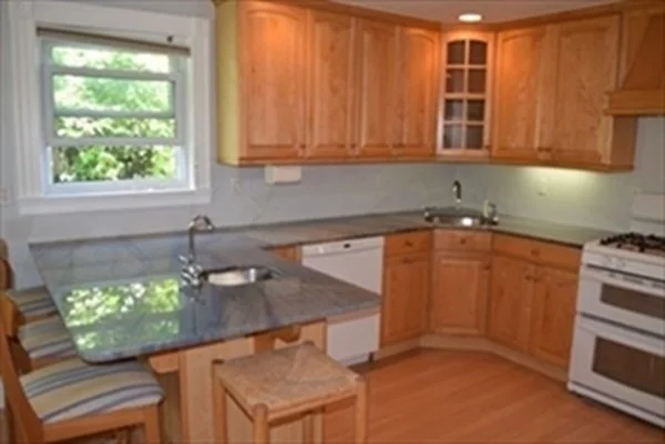 3 bed, 2 bath apartment for rent at 47 Maple St Unit 2, Milton — photo 1 of 36