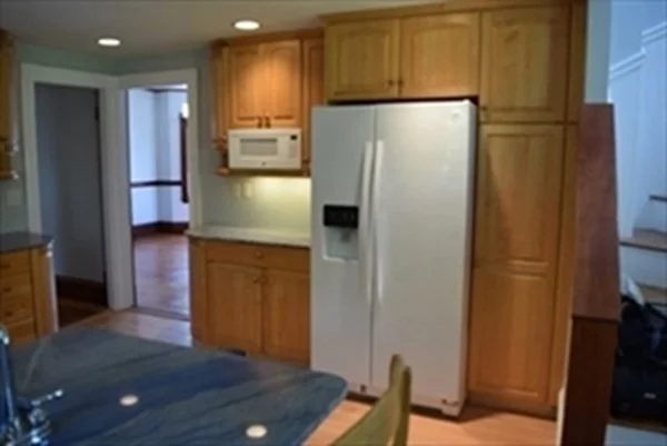 3 bed, 2 bath apartment for rent at 47 Maple St Unit 2, Milton — photo 5 of 36