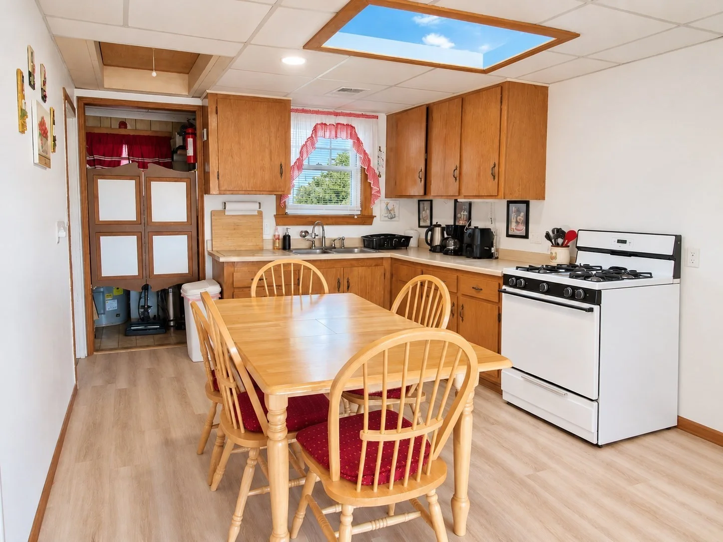 2 bed, 1 bath apartment for rent at 47 Marine Ave, West Wareham — photo 8 of 16